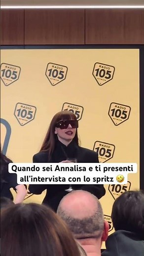 Quando sei Annalisa e ti presenti all’intervista con lo spritz 🤣 #annalisa