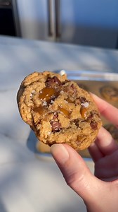 Take your baked goods to an insanely delicious level in 15 minutes with these 3-ingredient homemade toffee bits. You’ll need: 🩷 1 stick (113g) unsalted American-style butter ❤️ 1 cup (200g) light brown sugar 🧡 1 teaspoon fine sea salt Begin melting the butter over medium heat. Add the sugar and salt, and whisk vigorously and continuously for one minute. Cook, stirring constantly, until the mixture reaches 295-300°F and looks like melted peanut butter. This will take about 10 minutes. Carefully
