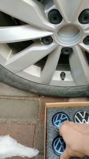 65mm/2.56inch White Lighting Dynamic Self-level Wheel Center Caps Rim Center Hub Caps for VW