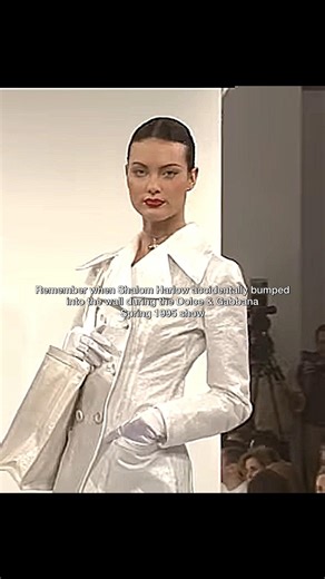 Shalom Harlow at Gabbana spring summer 1995 #shotrs #trending #fashion #runway #edit #model #shalom