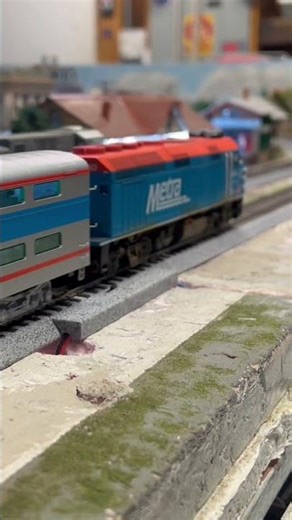 HO scale Metra and Union Pacific #train #modeltrains #childrenstrain