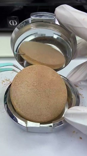 Fix a broken makeup💄 #beauty #immersive #repairmakeup #howtofixbrokenmakeup #fyp #makeuphacks #asmrsounds #makeup #pressedpowder #foundation