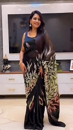 Beautiful Saree Dance 😍 Elegant Black Saree Look | Desi Girl Dance Performance #Shorts