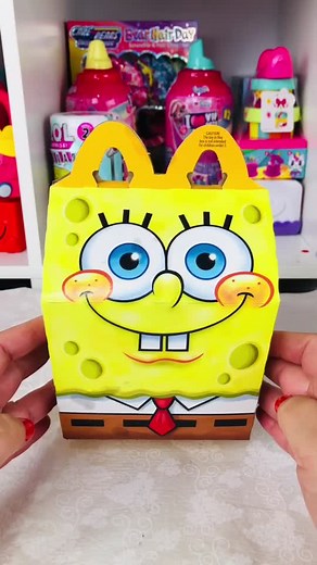 Sponge Bob at The Krusty Krab #spongebob #spongebobsquarepants #mcdonalds #happymeal #hellospring #happymealtoy #unboxing