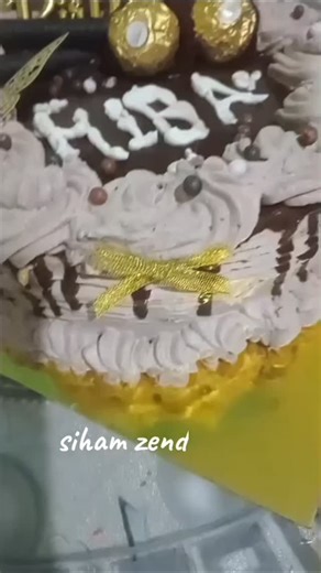 Siham Zend on Instagram‎: "#كيك #عيد_ميلاد # حلوياتي#شكولاطة"‎