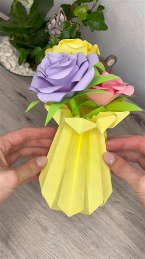 DIY Paper Vase 🌸 | Make This in 5 Minutes (So Easy!) 😍 #shorts