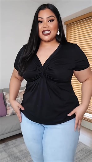 Effortless Plus-Size Tee Outfit Inspiration