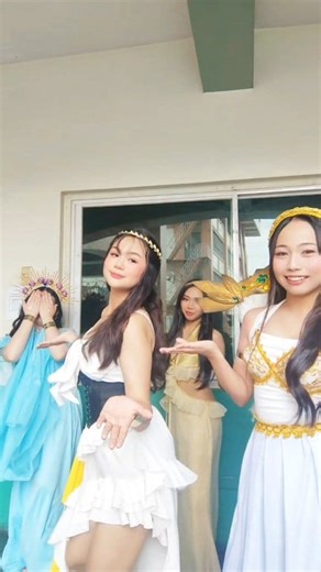 Happy bonding with my classmates😊🩵 #violamor #followers #highlights #followersreelsfypシ゚viralシfypシ゚viralシalシ | Viola Mor