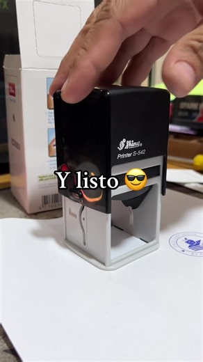 Grabado láser para sellos de goma 🤩👌🏻 #cortelaser #grabadolaser #sellosdegoma #sellospersonalizados #cortelasermdf #cortelaseracrilico #grabadolasermadera #lightburn #elsalvador #grabadoslaserelsalvador #grabadolaserengoma