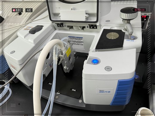 红外光谱冷热台是研究**材料热响应、化学反应动力学、生物分子构象变化**的强大工具。如需具体实验方案（如催化反应的原位红外监测），可进一步探讨！