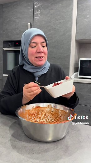 Saftige gefüllte Paprika mit Hackfleisch und Reis