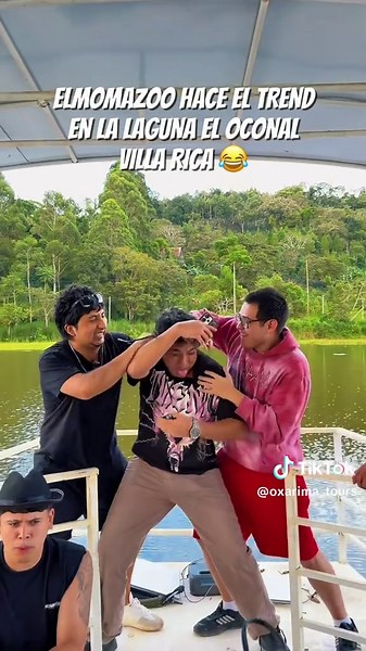 🔥 El Momazo ya hizo el “trend” en Villa Rica… en la Laguna oconal. Sí, así como lo ves 👀 Uno de los lugares más increíbles de la Selva Central, rodeado de naturaleza, agua cristalina y una vista que simplemente te deja sin palabras 🌿💧 Y ahora la pregunta es… ¿tú también te atreves a venir a vivir esta experiencia en la Laguna oconal? Si quieres conocer Villa Rica y los mejores destinos de la Selva Central, hazlo con Oxarima Tours 🐻 📲 Reserva tu aventura aquí: 961 406 356 936 415 286 Selva 
