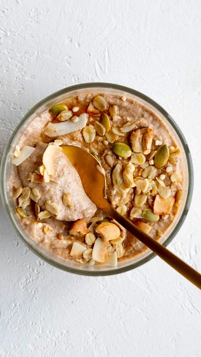 Nisha Melvani on Instagram: "💕Comment CHIA for this Apple Blended Chia Pudding that’s super delicious! ☺️While grinding chia seeds does appear to provide better access to nutrients within the seed, don’t feel you can’t still enjoy whole chia seeds! Whole seeds are still well digested with liquid, and an excellent source of fiber! ☺️But I say, why not throw in a blended pudding on occasion! The soluble fiber is responsible for that gel-like texture and has been shown to reduce LDL cholesterol an
