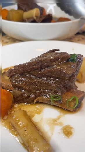 Instant pot Korean braised short ribs with tteokbokki …sooo good 👌😋 #galbijjim