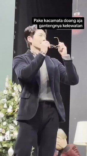 Nonton Kim Woo-bin di Alienoid: Return to The Future