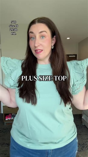 Obsessed with the ruffle sleeves on this plus size top #plussizefashion #eytino @Eytino #officeootd #easteroutfit #casualtop