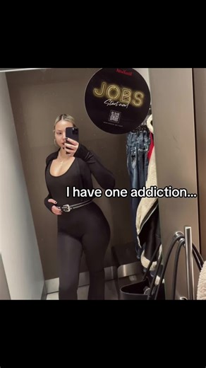 Embracing the Y2K Fashion Trend with Rockstar Vibes