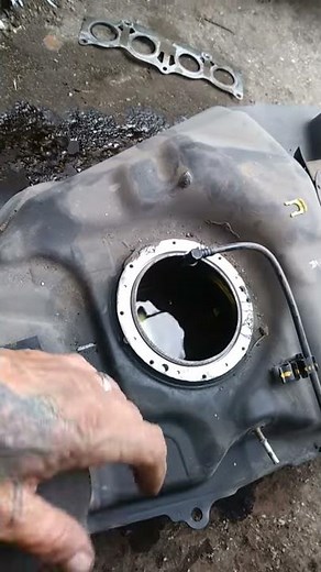 07 Toyota rav4 fuel pump replacement procedure(2)