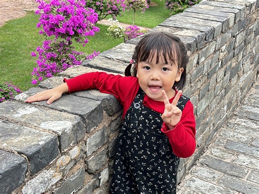 爬山，喂鱼，走迷宫，记录和孩子在一起的美好时光#小屁孩的日常 #粤语萌娃