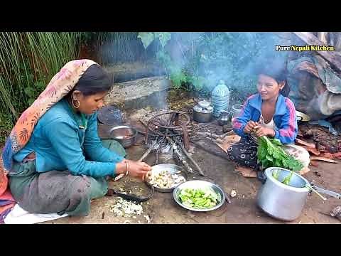 Organic Village Food Cooking || Nepal 🇳🇵|| potato and Green leaves Cury || Pure Nepali Kitchen