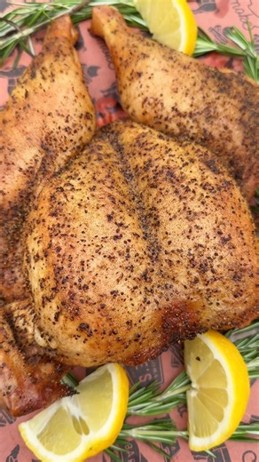 Spatchcock 🐔 Full Recipe on my site! #chicken #chickenrecipes #spatchcock #backyard #bbq #grilling