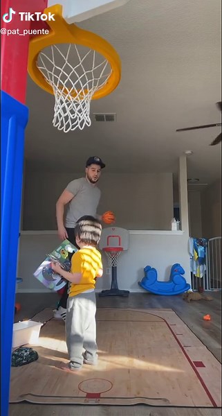 Mini hoop step backs #pat_puente #basketball #ballislife #stepback #shoot #dribble #swish #swoosh #minihoop #fyp