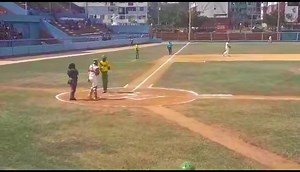 SE EMBASÓ EL HOMBRE: Primer turno al bate de Alexei Ramírez con Pinar del Río. 🇨🇺⚾️💥 #beisbolcubano #SerieNacional #AlexeiRamirez | Dporto Sports