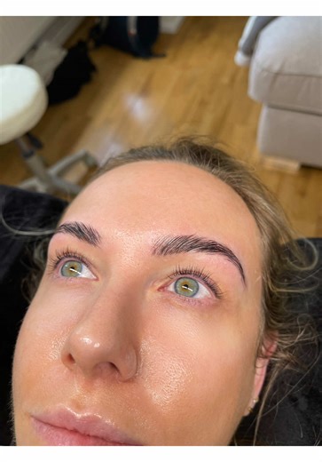 Eyebrow tint, shape & lamination now available 😻🩷✨ Korean Lash Lift Brow Lamination = match made in heaven 💋 #eyebrows #browbeauty #StAlbans #KoreanLashLift #hertfordshire