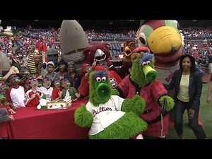 Phanatic's birthday celebrated in Philly