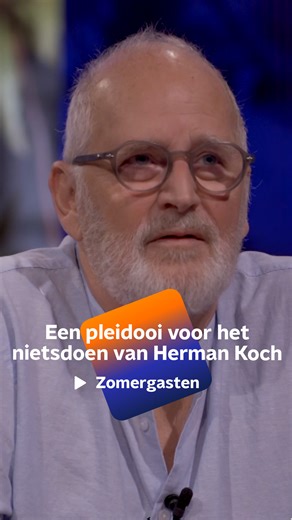 "Ik ben soms bang dat veel mensen altijd een boek bij zich hebben, omdat ze anders zich dood vervelen."📚 In 'Zomergasten’ houdt schrijver Herman Koch een pleidooi voor het nietsdoen en vertelt hij wat dit bij hem teweegbrengt. Stream 'Zomergasten’ nu gratis op NPO Start 🧡 #zomergasten #vpro #npostart | NPO Start