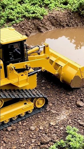 Powerful RC Track Loader Digging in Mud! 🚜