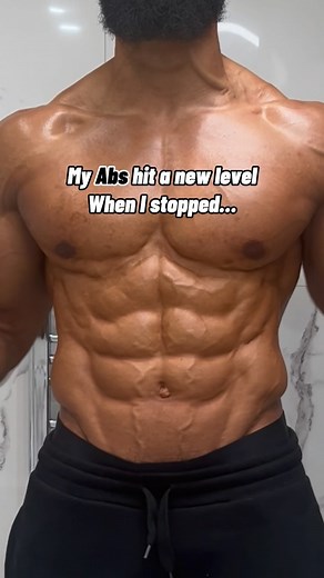 ℙete | Online Coach on Instagram: "…believing ab muscles worked any differently to other primary mover muscles💯💯 Your abs (rectus abdominis) are not a special type of muscle, they function like other muscles such as your pecs, biceps, triceps etc. and need to be trained accordingly. Their muscle fibre composition is similar to most other mover muscles with a roughly 50/50 split of fast twitch and slow twitch fibres. Just like you wouldn’t work your biceps daily, but allow them a couple of days