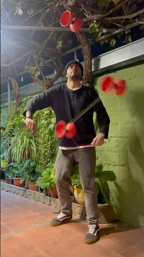3 diabolos trick 323 #diabolo #diabolochile #juggling #viral