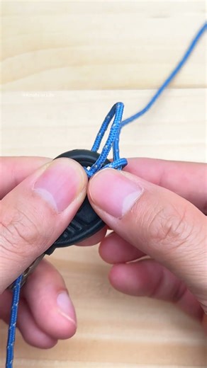 Simple & Handy Paracord Keychain!