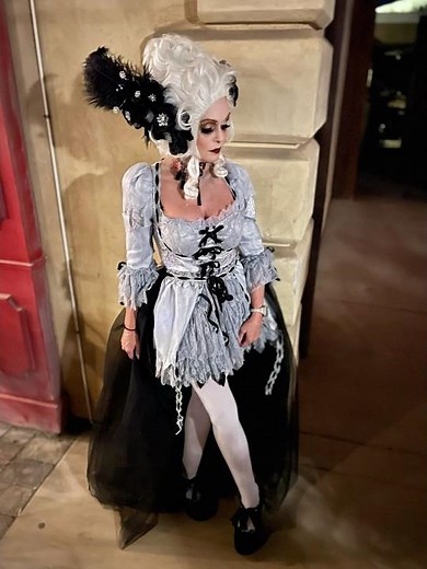 Award-Winning DIY “Marie Antoinette… in Death” Costume + Prop | Step-by-Step Halloween Tutorial 🎃💀