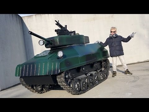 Little Heroes 😊 Children MINI TANK 👮 JACK(5) driving British SCORPION Tank