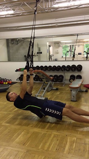 Das neue Programm des Hochschulsports der HTW Berlin ist online! Kennt ihr schon den Fitnessraum auf dem Campus in der Treskowallee? Kursleiter Rico gibt euch eine Führung und zeigt einige Highlights. 😀🏋️‍♀️🏃 Für das neue Programm im Wintersemester könnt ihr euch ab dem 23. September 2019 anmelden! Unter "Fitness an Geräten" findet ihr alle Infos, Termine und Preise zum Fitnessraum. Studierende trainieren das ganze Semester für 63 Euro. 💪 Hier geht's zum ganzen Programm: ℹ️ https://hochschul