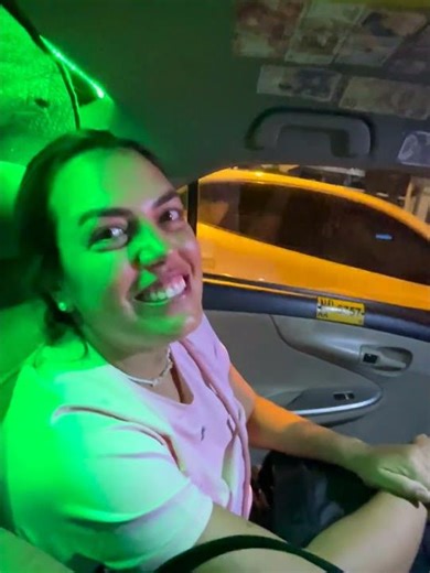 Como é por dentro de um uber em Bangkok- depedida.