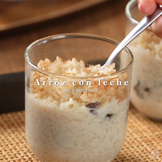 Descubre cómo hacer arroz con leche, un postre tradicional que ha deleitado a generación tras generación. 🍚 Receta: https://bit.ly/3HKjLu1 | kiwilimón