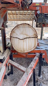 White oak 8/4 with some crack. Wood-Mizer carbide blade. #sawmill #log #lumber | Harpeth Timber & Mill