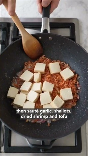 Cook a pad thai in 30 minutes with Benjamin Mauerberger