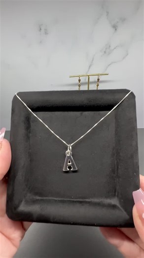 Zafiro | Joyas & Relojes on Instagram: "Prepara conmigo este pedido Collar con Inicial de Plata 925 Encontralo en nuestra página web www.zafirojoyas.com.ar 6cuotas sin interes 15%off transferencia 20%off contado efectivo"