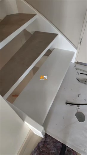 #hmaannemersbedrijf ✅ #leggen #laminaat #laminaatvloer #laminaatleggen #pvc #pvcvloer #pvcvloeren #trap #nederland #amsterdam #denhaag #rotterdam #schiedam #vlardingen#laminaatleggen #decoration#vloereninspiratie#huis #leggings#pvcvloeren #decoration#nederland #laminaatleggen #traprenovatie | Hm Aannemersbedrijf