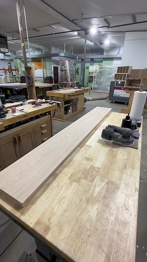 A little 3x speed finishing using Vesting LED Hardwax Oil. This color is called ‘Pure.’ #woodfinish #woodfinishing #diy #woodworking #woodwork