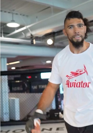 Johnny Walker's Aviator Combo for MMA & Boxing