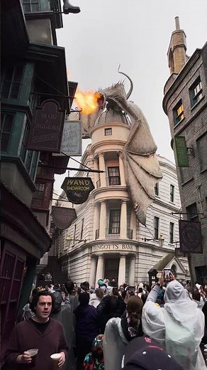 Gringotts Dragon Breathing Fire! | Harry Potter World, Universal Studios Florida #harrypotter