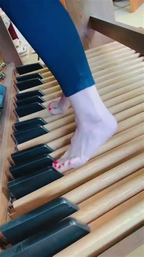 Bach pedal exercise