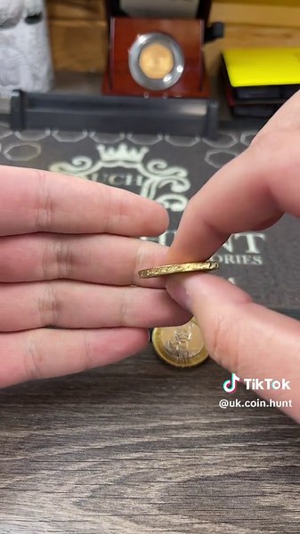 #ukcoinhunt 2 error £2 coins worth a fortune #errorcoin