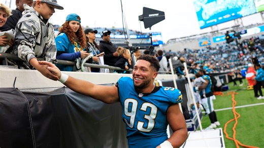 Jaguars re-sign Deejay Dallas, Matt Dickerson as offseason moves begin