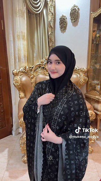 Mukena Santorini Silk Luxury Lasercut 2in1 Almeera Series ☺️🖤🤍 #mukena #mukenah #mukenacantik #mukenahcantik #mukenamewah #mukenapremium #mukenaarmanisilk #mukenasantorini #mukenamotif #mukenasilk #mukenasilkypremium #mukenaaleeya #aleeyamukena #megaguncang1212 #guncang1212 #promo1212 #belilokal
